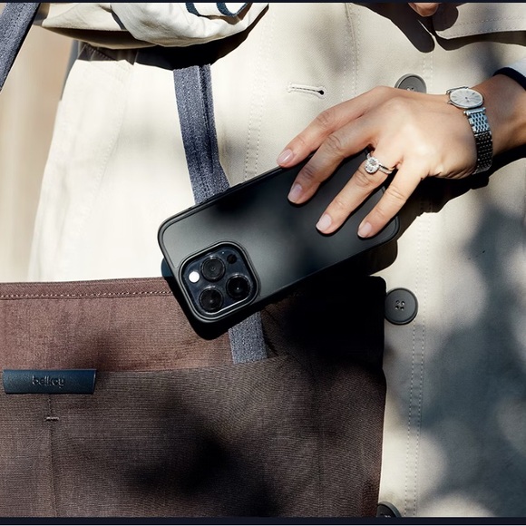 NWT Bellroy Tokyo Wander Tote Deep Plum 15 liters 16” Laptop Bag - Picture 4 of 9